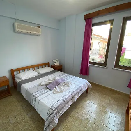 Hix Garden Aparthotel