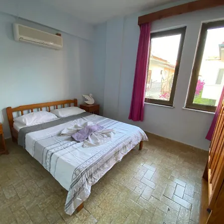 Hix Garden Aparthotel *
